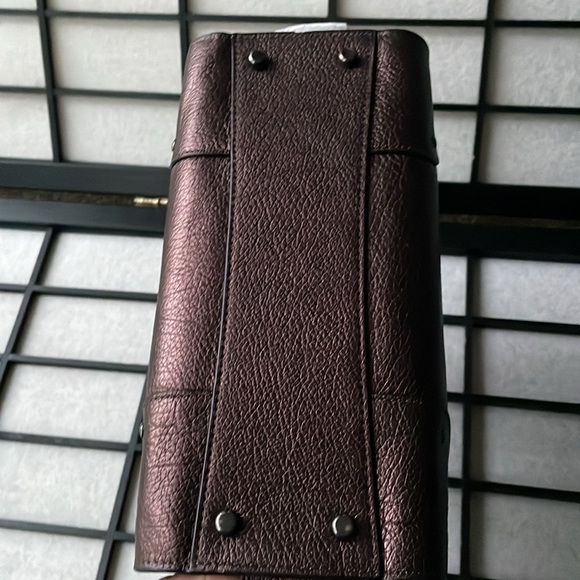 Coach. Mercer 24 - Picture 9 of 14